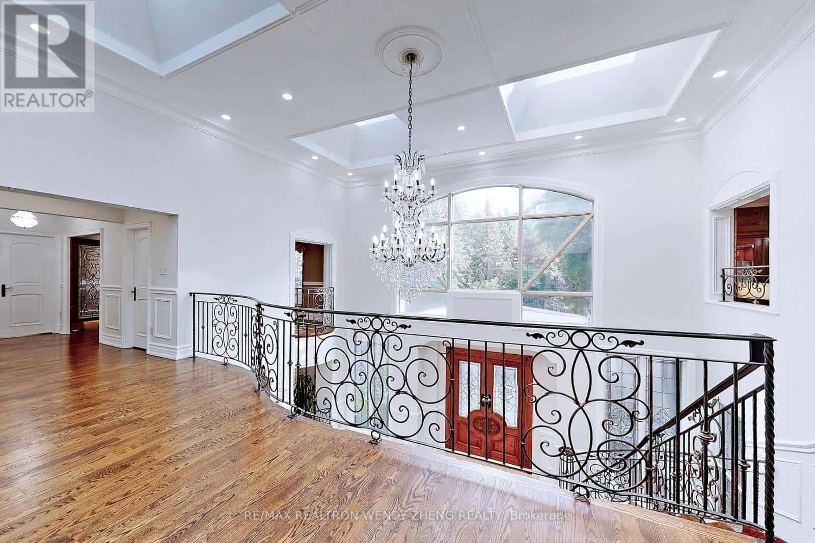 305 WOODLAND ACRES CRESCENT — Vaughan, Ontario - Photo 5 of 21