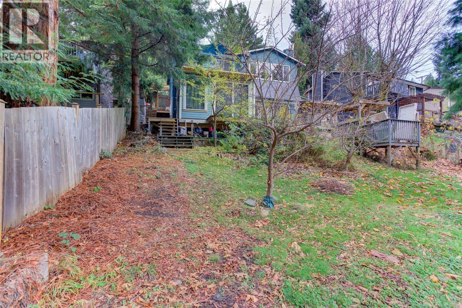 4017 Ross Rd — Nanaimo, British Columbia - Photo 2 of 50