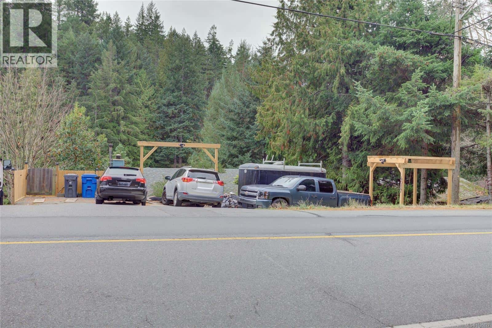 4017 Ross Rd — Nanaimo, British Columbia - Photo 3 of 50