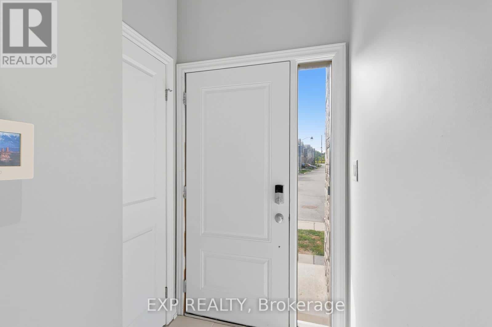 18 - 377 GLANCASTER ROAD — Hamilton (Villages of Glancaster), Ontario - Photo 3 of 35