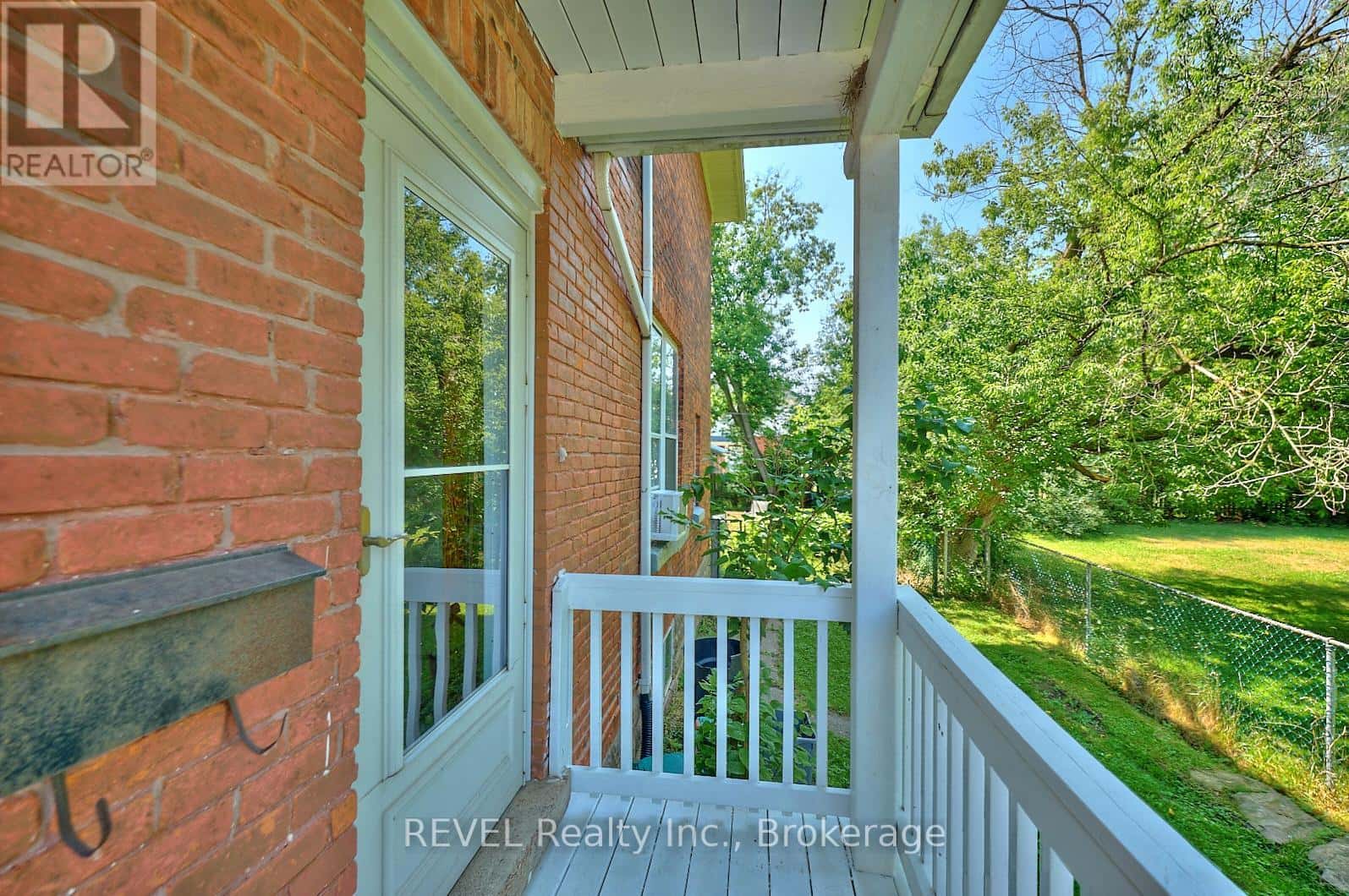 51 GROVE STREET — Welland (Welland Downtown), Ontario - Photo 4 of 28