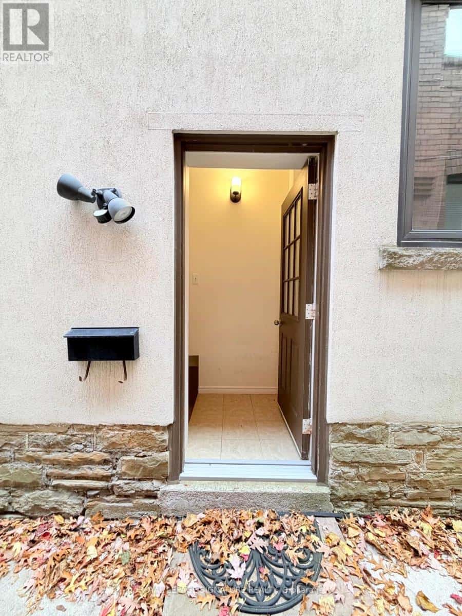 BSMT - 490 WINDERMERE AVENUE — Toronto (Runnymede-Bloor West Village), Ontario - Photo 3 of 19