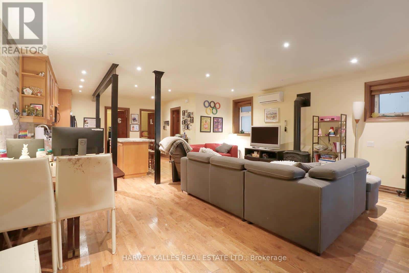 1 - 152 HILTON AVENUE — Toronto (Casa Loma), Ontario - Photo 3 of 19