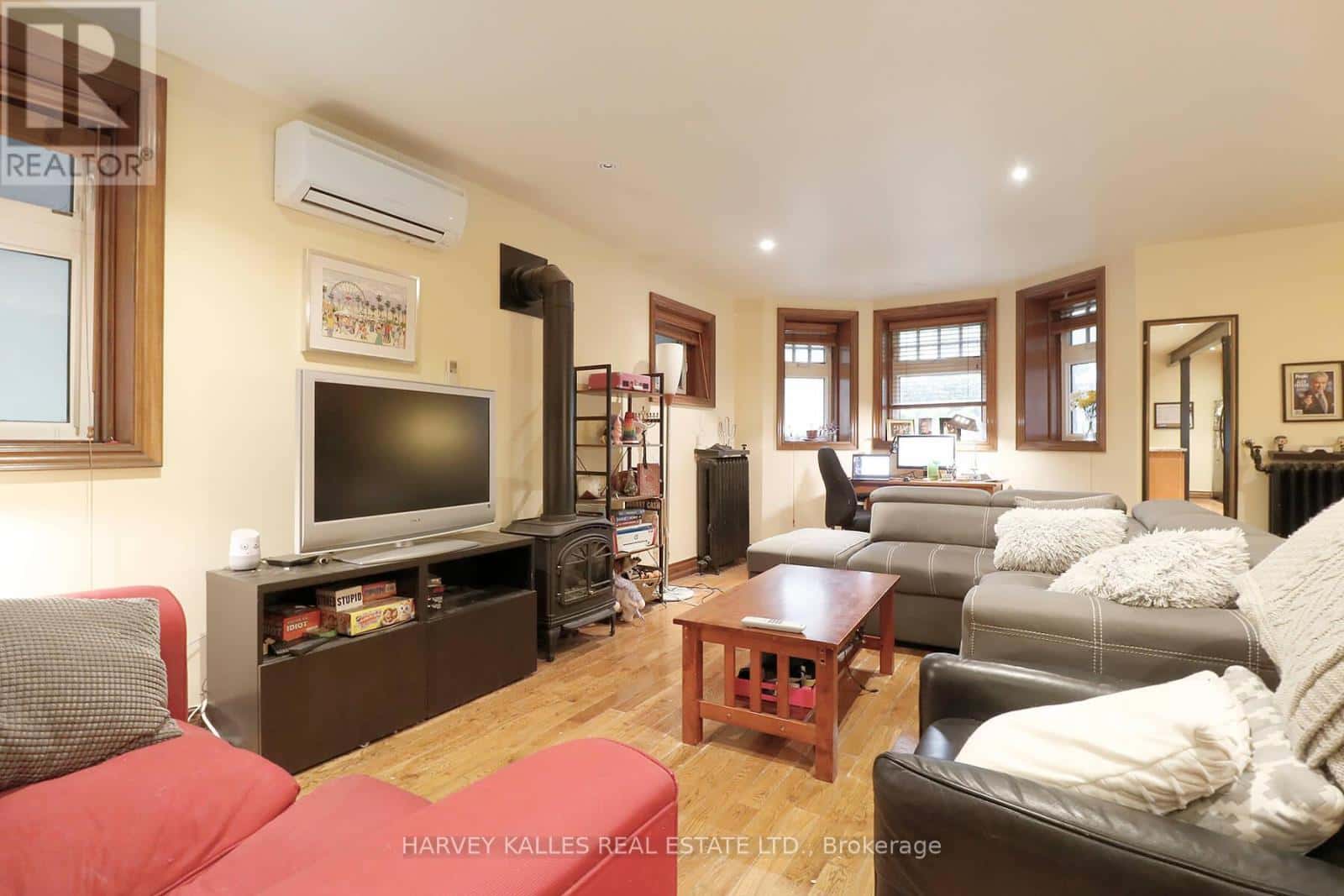 1 - 152 HILTON AVENUE — Toronto (Casa Loma), Ontario - Photo 5 of 19