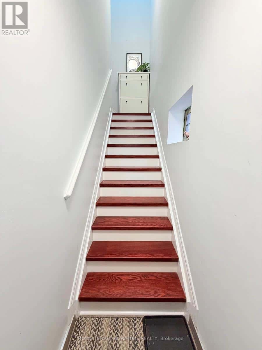 UPPER - 490 WINDERMERE AVENUE — Toronto (Runnymede-Bloor West Village), Ontario - Photo 3 of 41