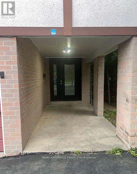 93 GREENBRIAR ROAD — Brampton (Northgate), Ontario - Photo 3 of 26