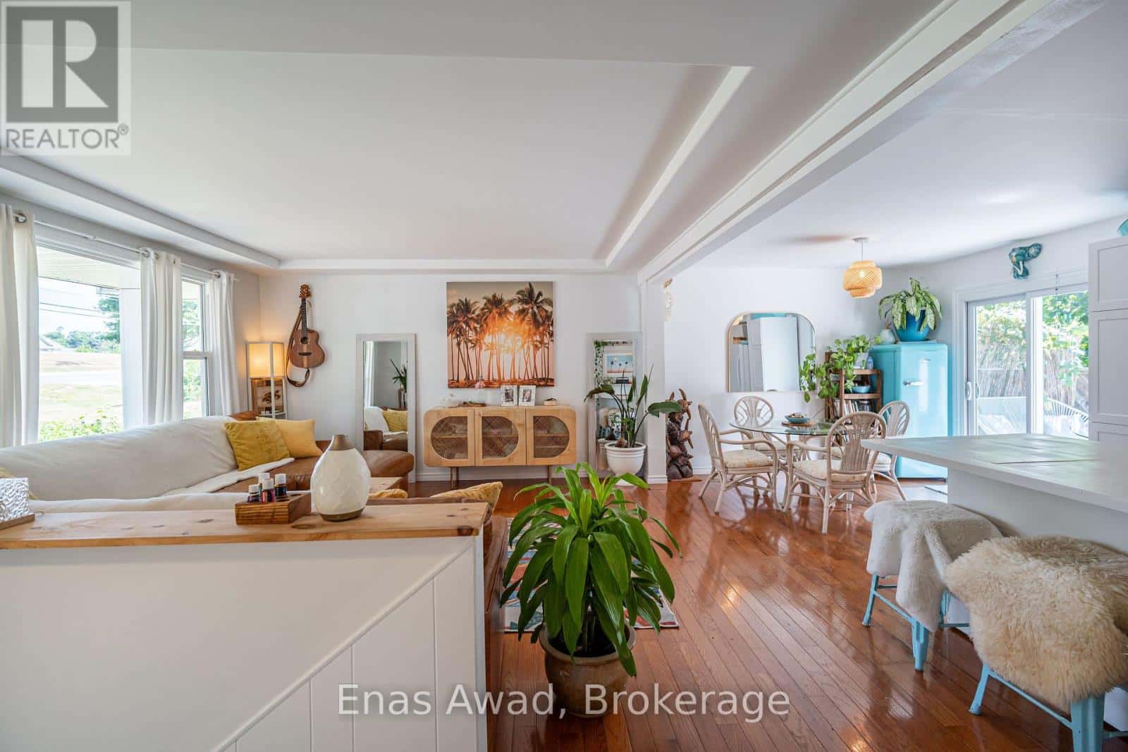 252 QUEEN STREET — Selwyn, Ontario - Photo 5 of 28