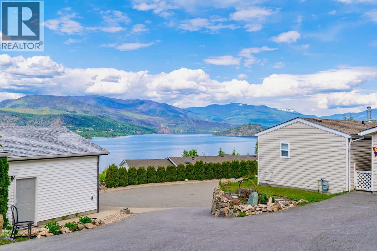 1510 Trans Canada Highway Unit# 61 — Sorrento, British Columbia - Photo 3 of 45