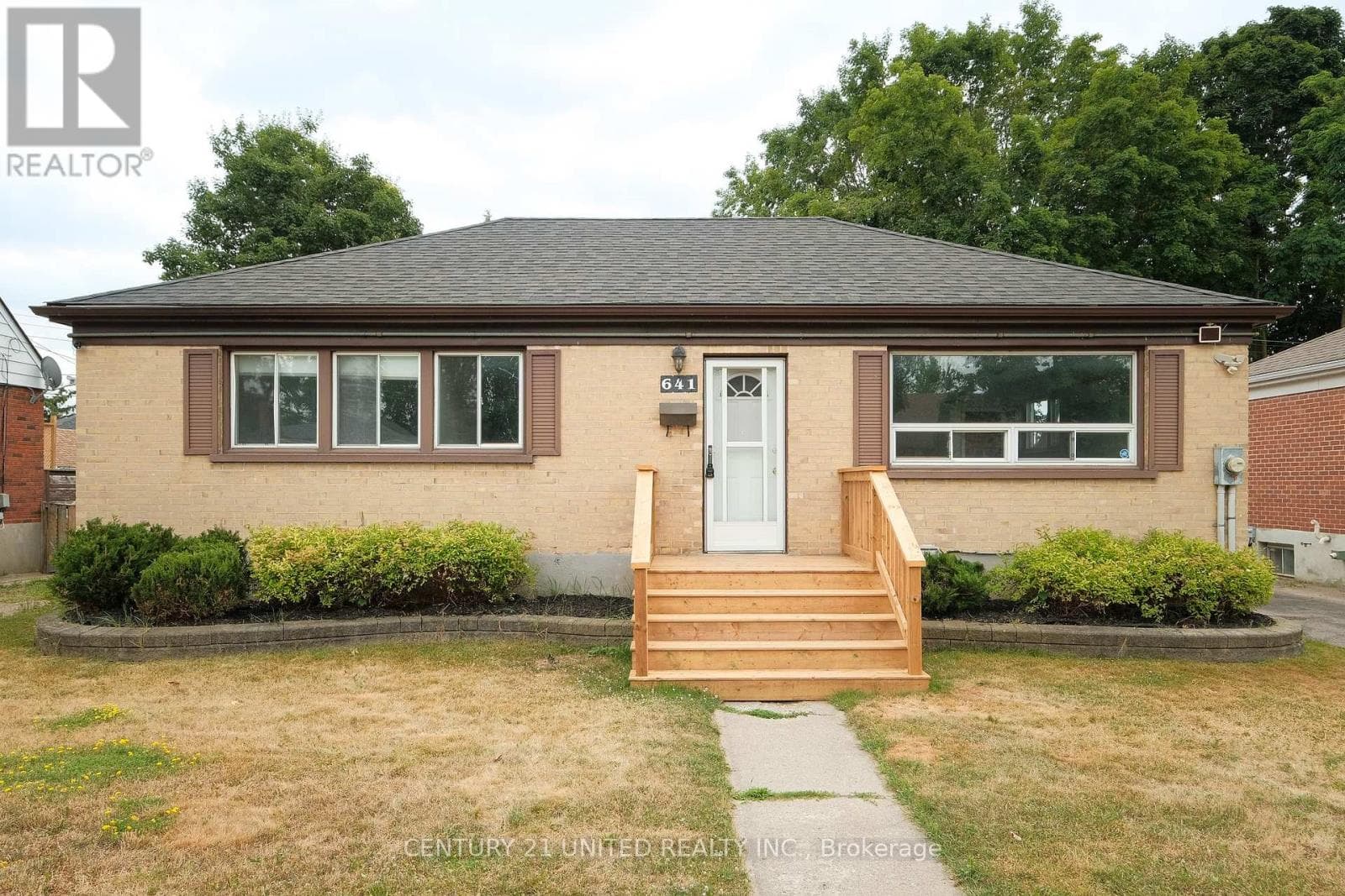 641 BELLAIRE STREET — Peterborough (Otonabee Ward 1), Ontario - Main photo