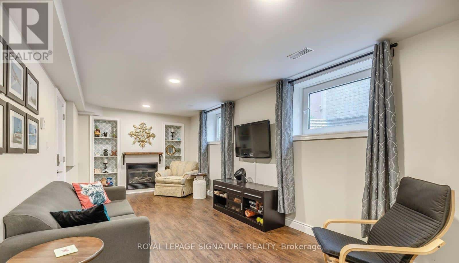 LOWER - 10 DUVAL DRIVE — Barrie (East Bayfield), Ontario - Photo 2 of 13