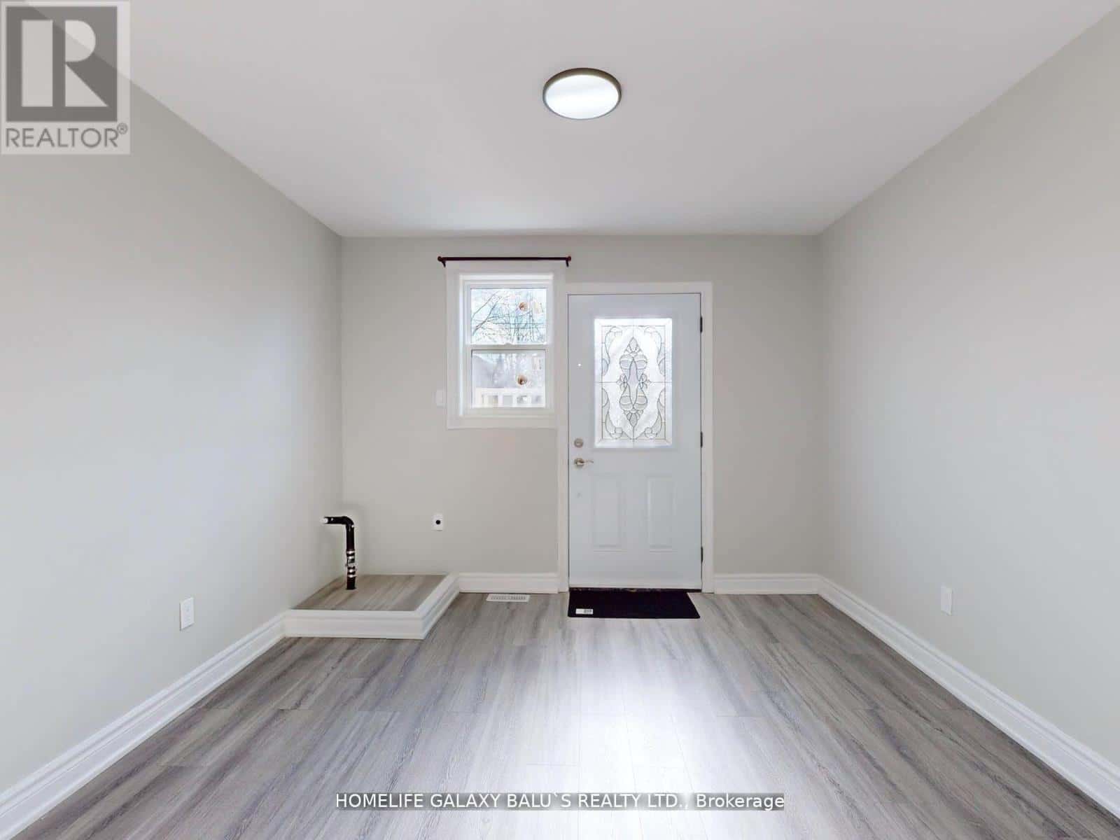 --LOWER - 58 MILFORD HAVEN DRIVE — Toronto (Morningside), Ontario - Photo 4 of 28