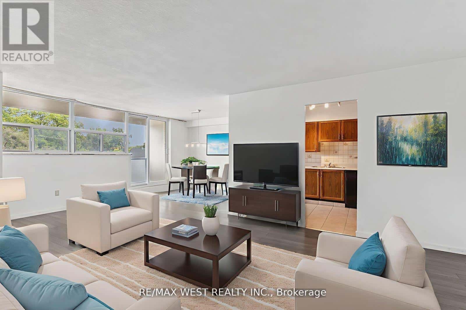 404 - 2130 WESTON ROAD — Toronto (Weston), Ontario - Photo 2 of 6