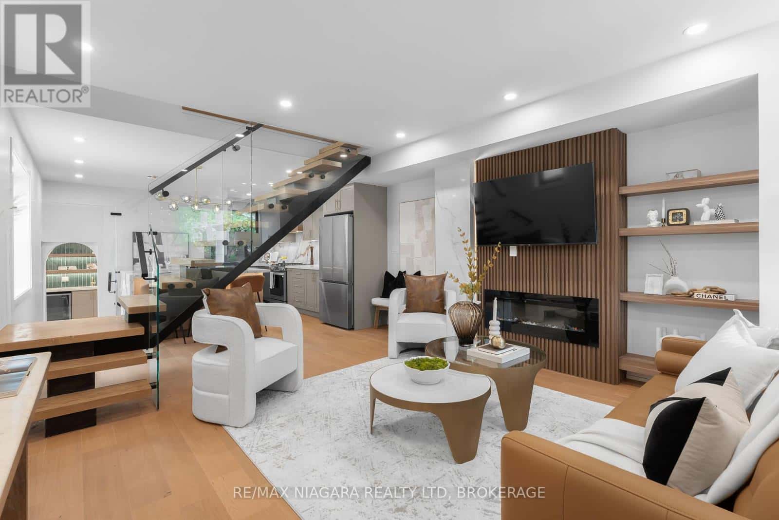 853 SAMMON AVENUE — Toronto (Woodbine-Lumsden), Ontario - Photo 5 of 50