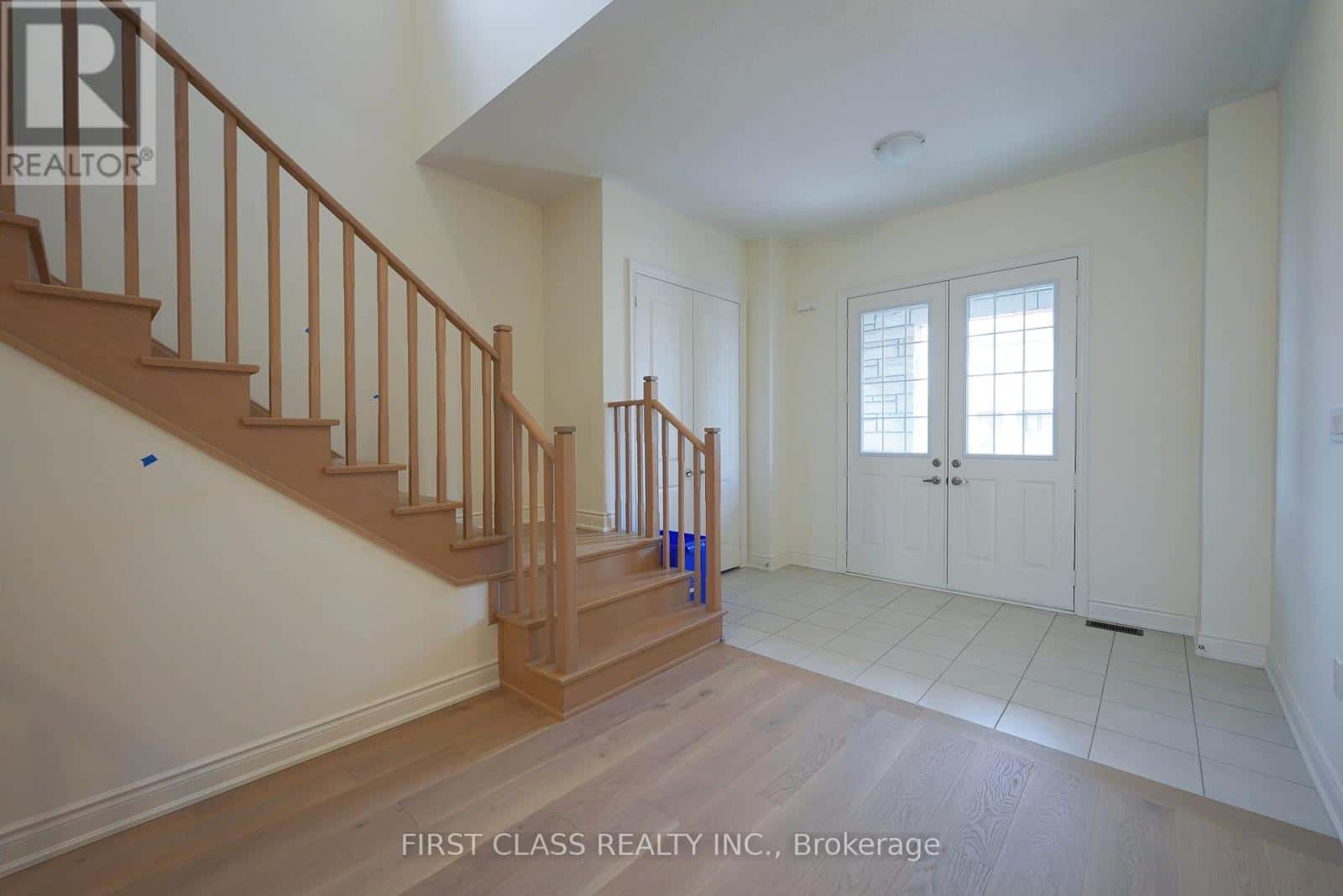 72 BOCCELLA CRESCENT — Richmond Hill (Headford Business Park), Ontario - Photo 4 of 48