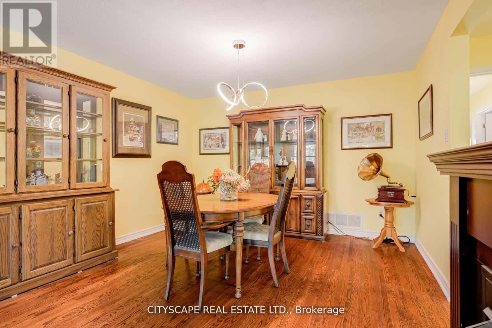 22 JADE CRESCENT — Brampton (Northgate), Ontario - Photo 4 of 42