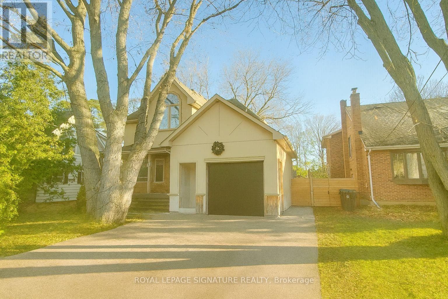 21 SCARBORO AVENUE — Toronto (Highland Creek), Ontario - Main photo