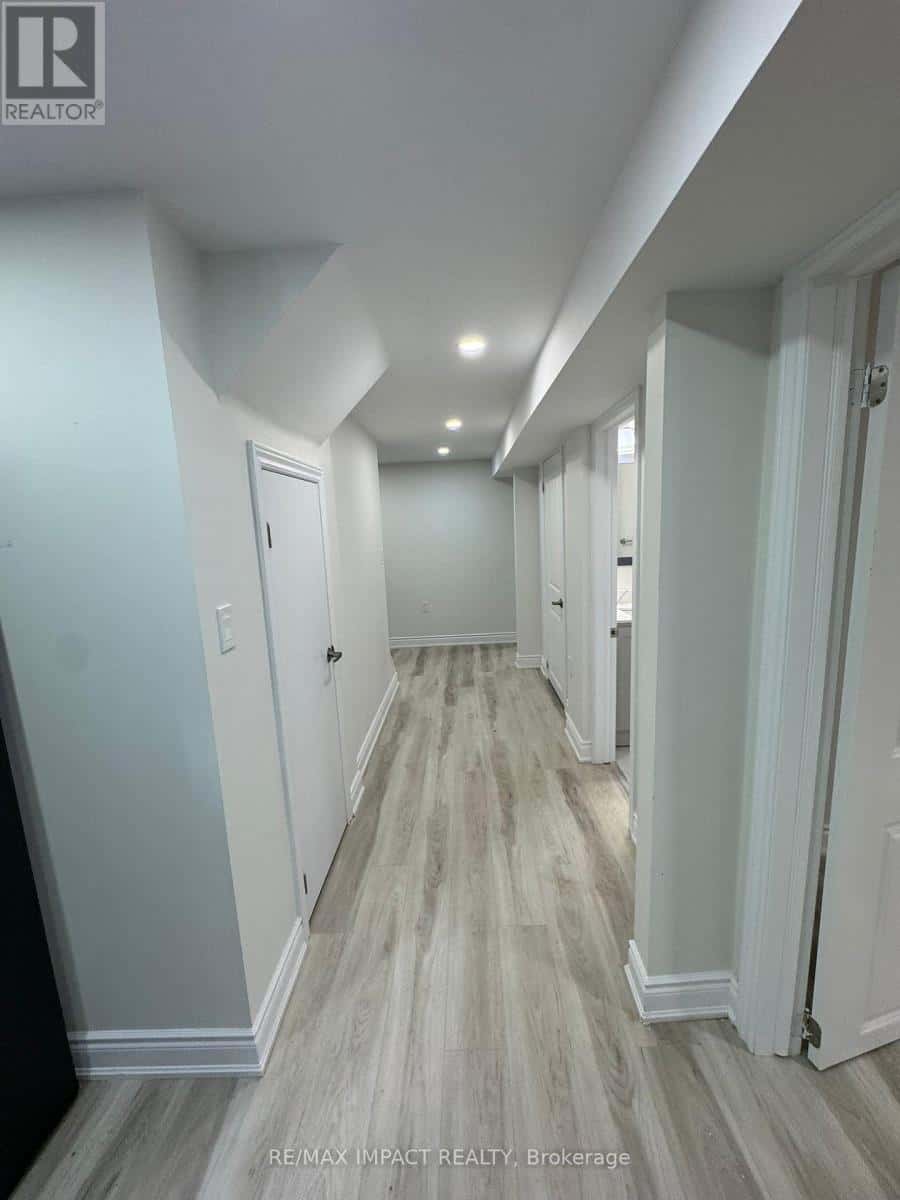 87 LARGE CRESCENT N — Ajax (Central West), Ontario - Photo 5 of 12