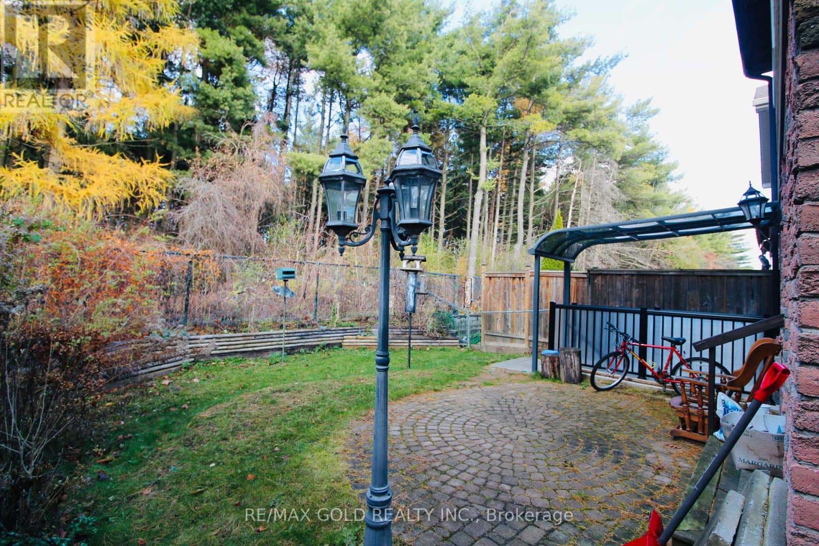 100 RAWLING CRESCENT — Brampton (Heart Lake East), Ontario - Photo 2 of 20