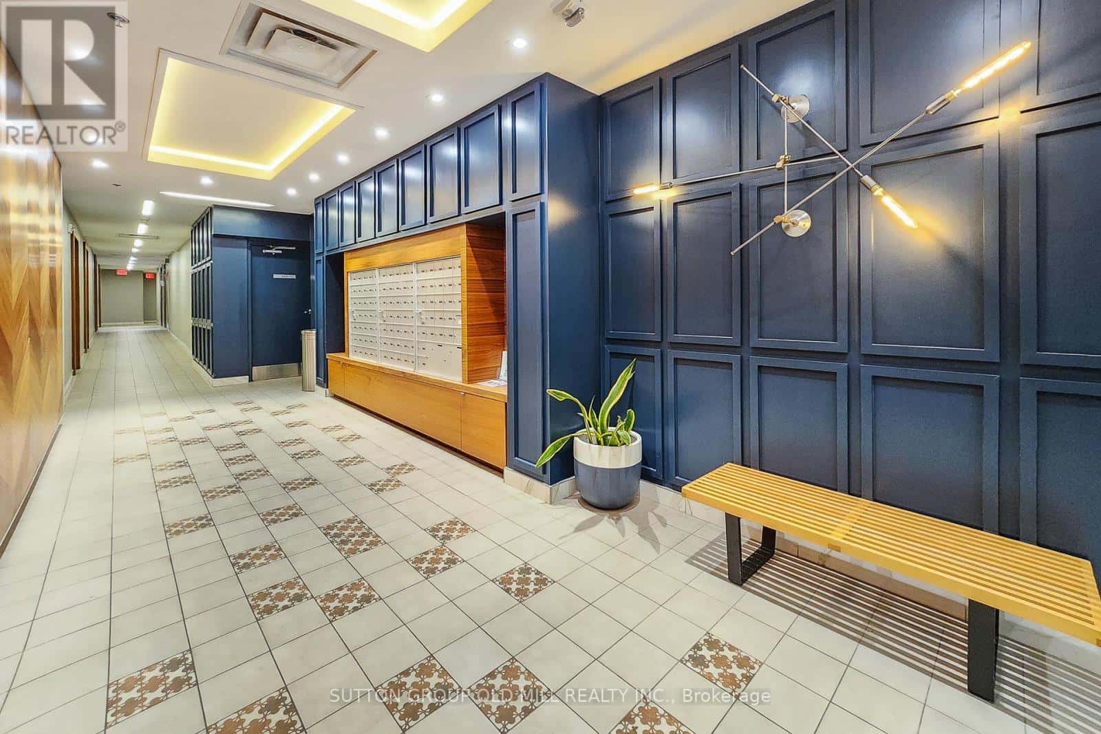 201 - 530 INDIAN GROVE — Toronto (Junction Area), Ontario - Photo 3 of 23