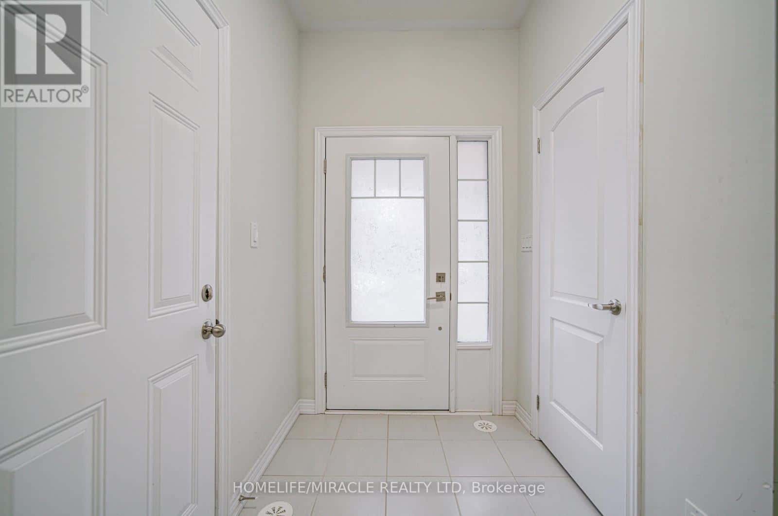 1101 LOCKIE DRIVE — Oshawa (Kedron), Ontario - Photo 4 of 50