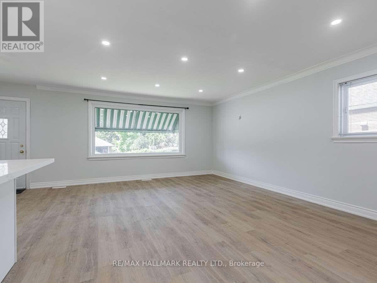 MAIN - 139 FLORA DRIVE — Toronto (Dorset Park), Ontario - Photo 4 of 17