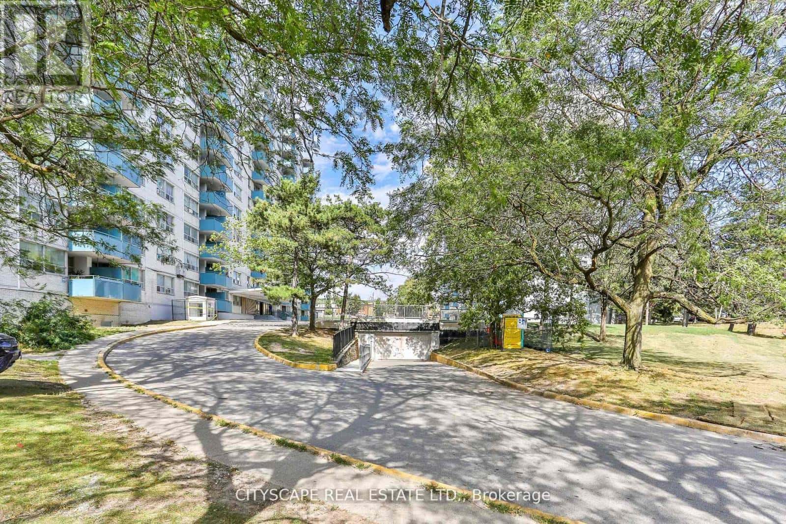 1442 Lawrence Avenue West 616