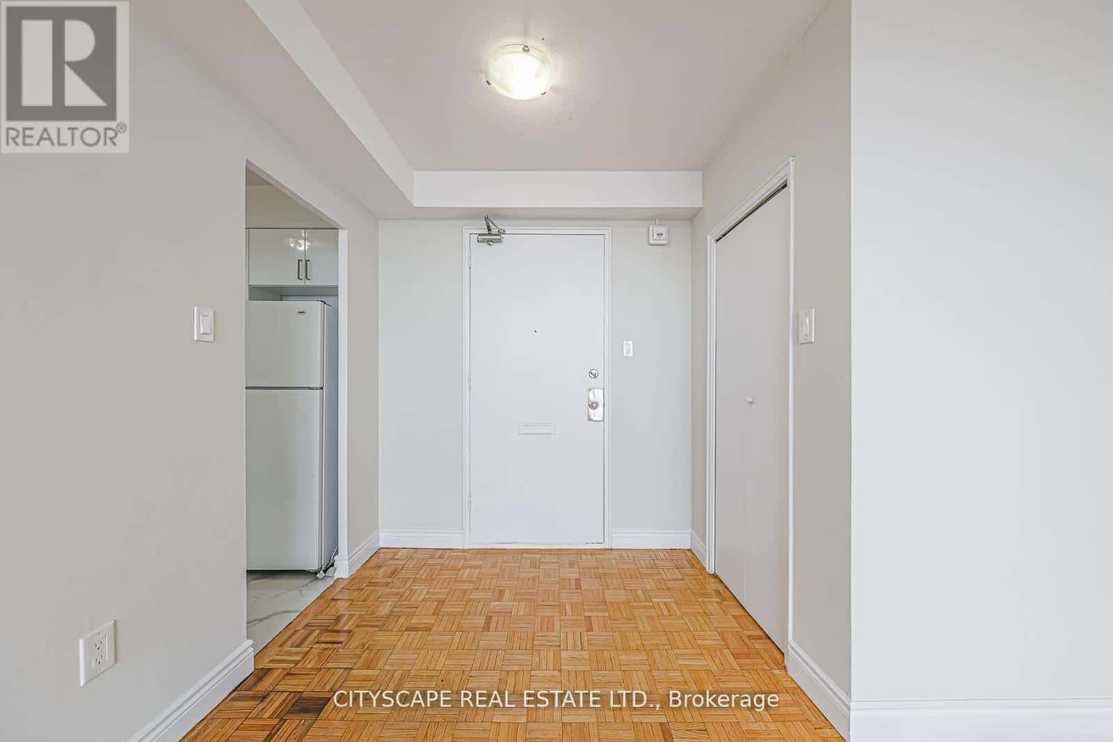 616 - 1442 LAWRENCE AVENUE W — Toronto (Maple Leaf), Ontario - Photo 2 of 22