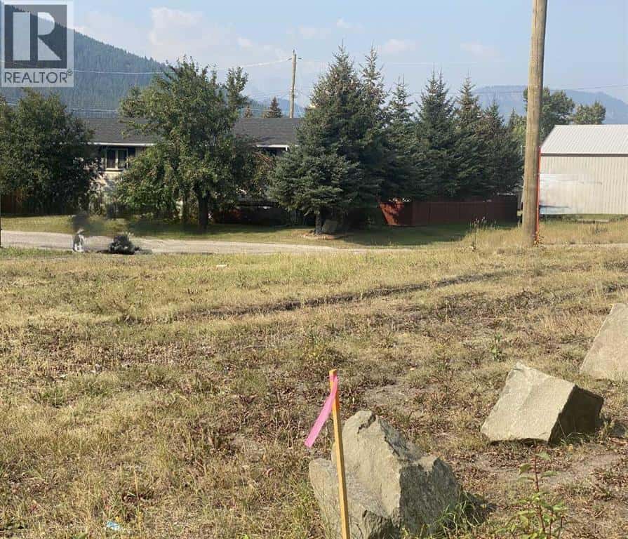 2131 (Unit 1) 128 Street — Blairmore, Alberta - Photo 5 of 8