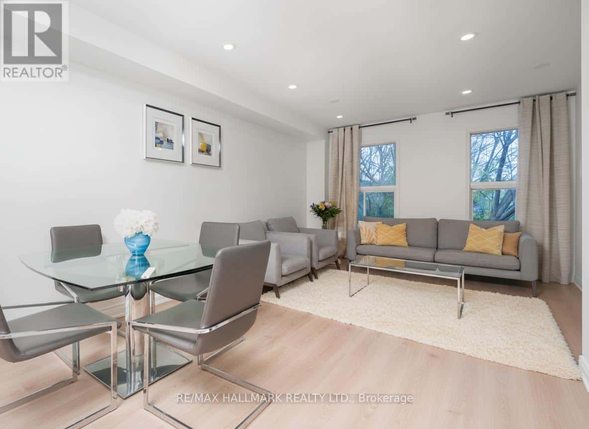 35 - 95 WELDRICK ROAD E — Richmond Hill (Observatory), Ontario - Photo 5 of 29