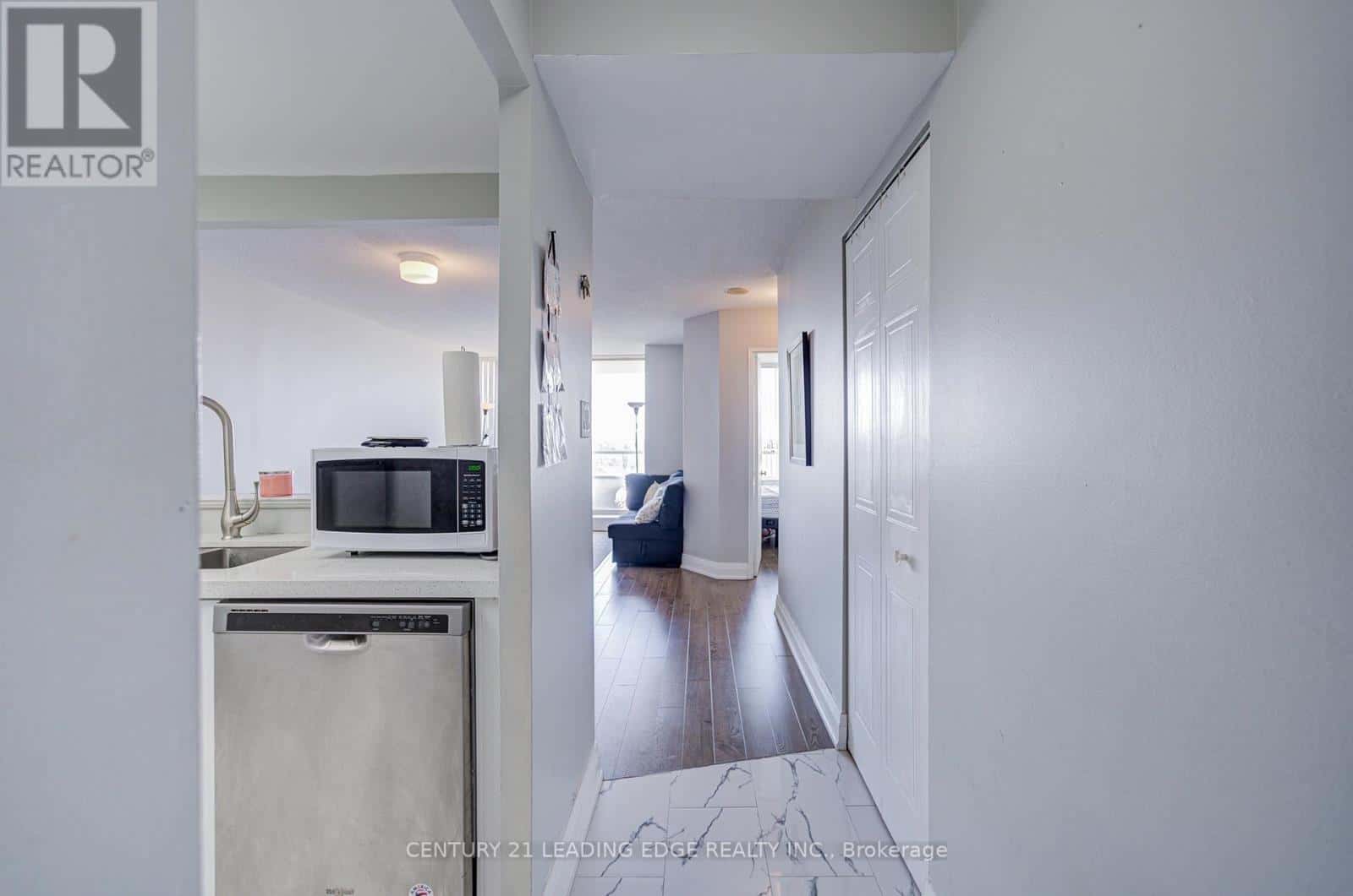 617 - 5 GREYSTONE WALK DRIVE — Toronto (Kennedy Park), Ontario - Photo 4 of 23