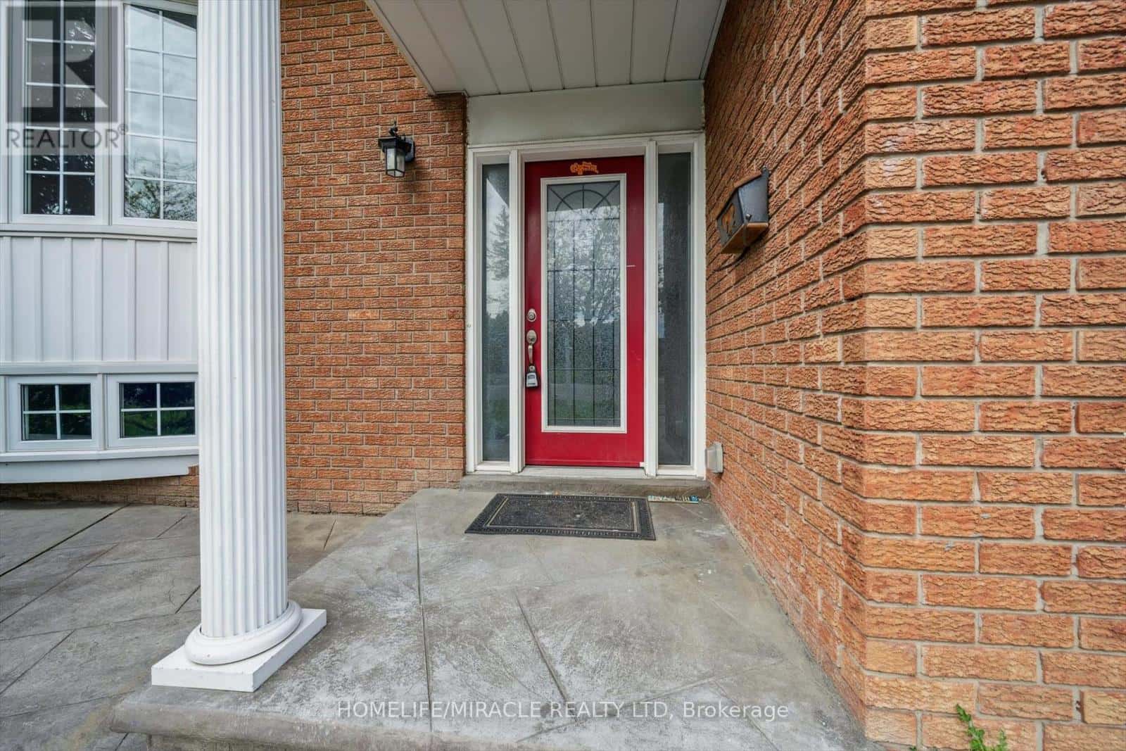 56 ELGIN DRIVE — Brampton (Brampton South), Ontario - Photo 4 of 38