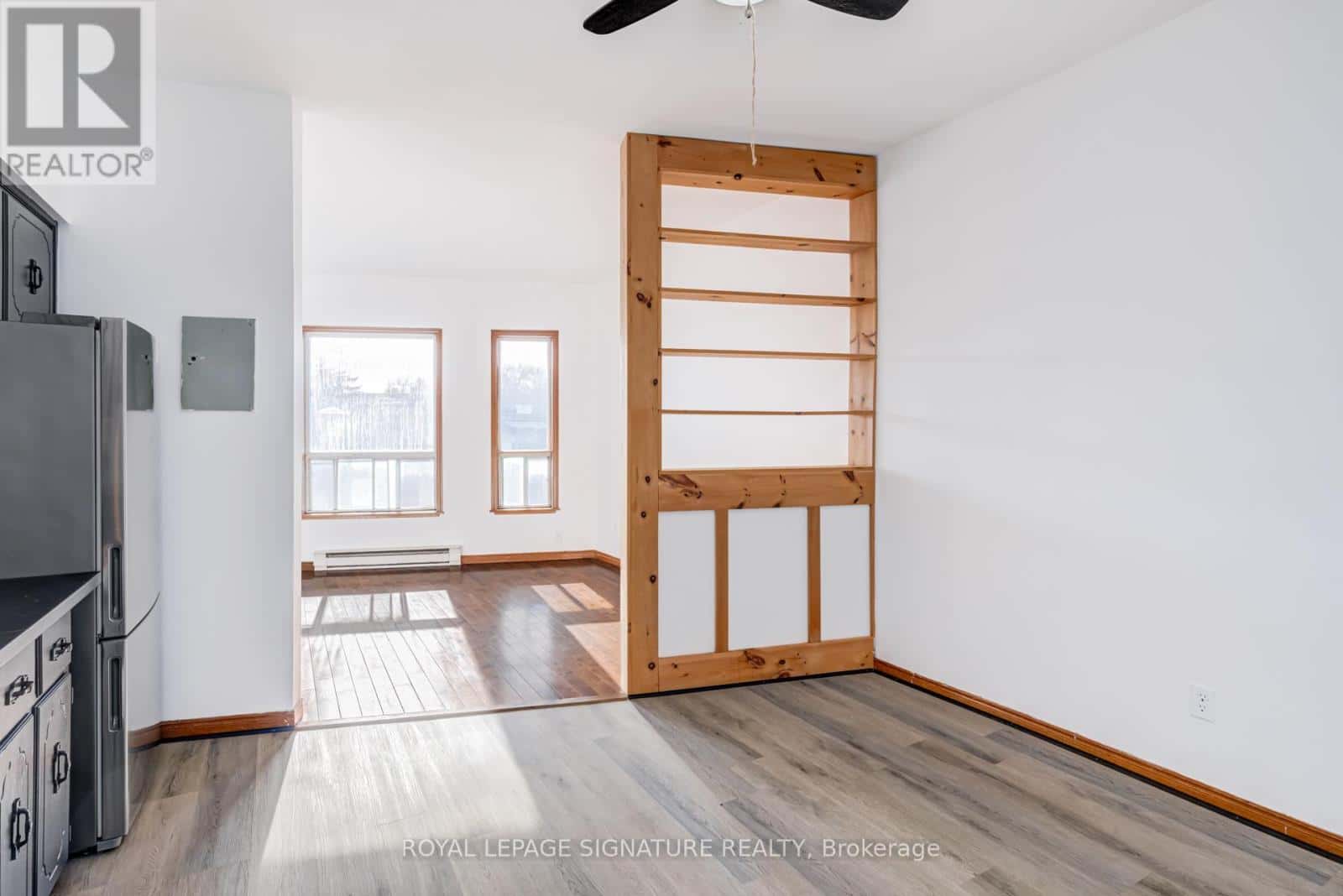 3 - 3038 DUNDAS STREET W — Toronto (Junction Area), Ontario - Photo 3 of 14