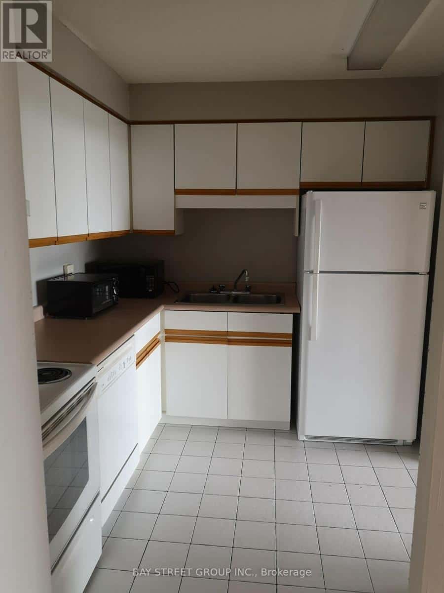 708 - 695 RICHMOND STREET — London East (East F), Ontario - Photo 4 of 9