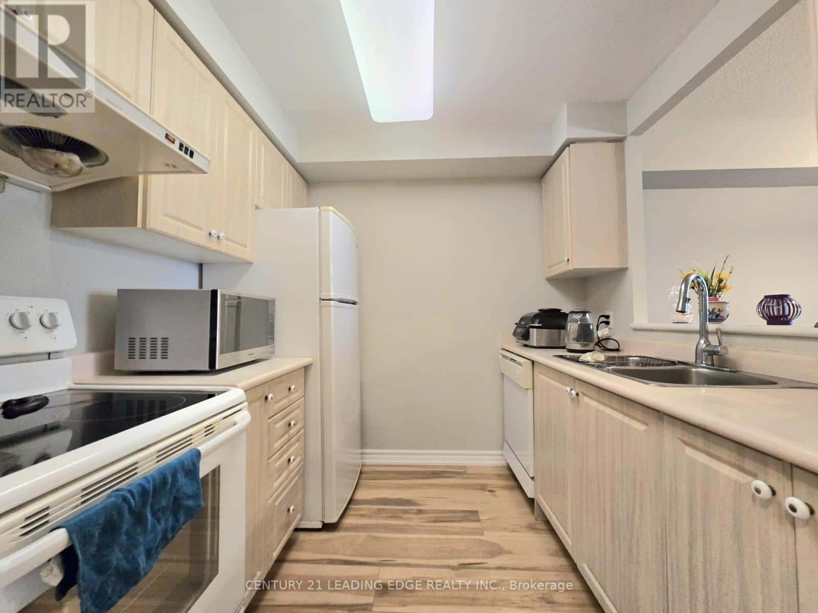 610 - 5001 FINCH AVENUE E — Toronto (Agincourt North), Ontario - Photo 4 of 12