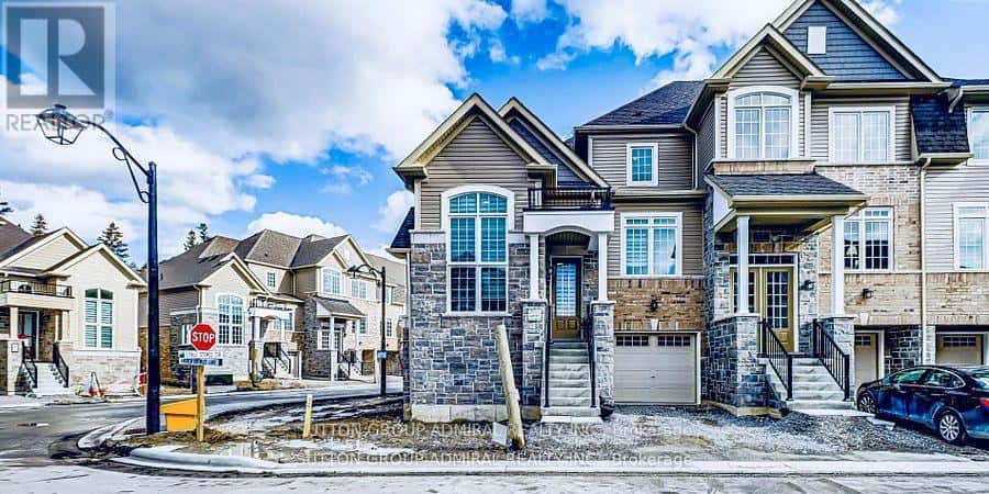 15 ANDREW KNOWLES LANE — East Gwillimbury (Mt Albert), Ontario - Photo 3 of 21