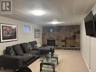 362 ELMRIDGE STREET — Oshawa (Donevan), Ontario - Photo 4 of 12