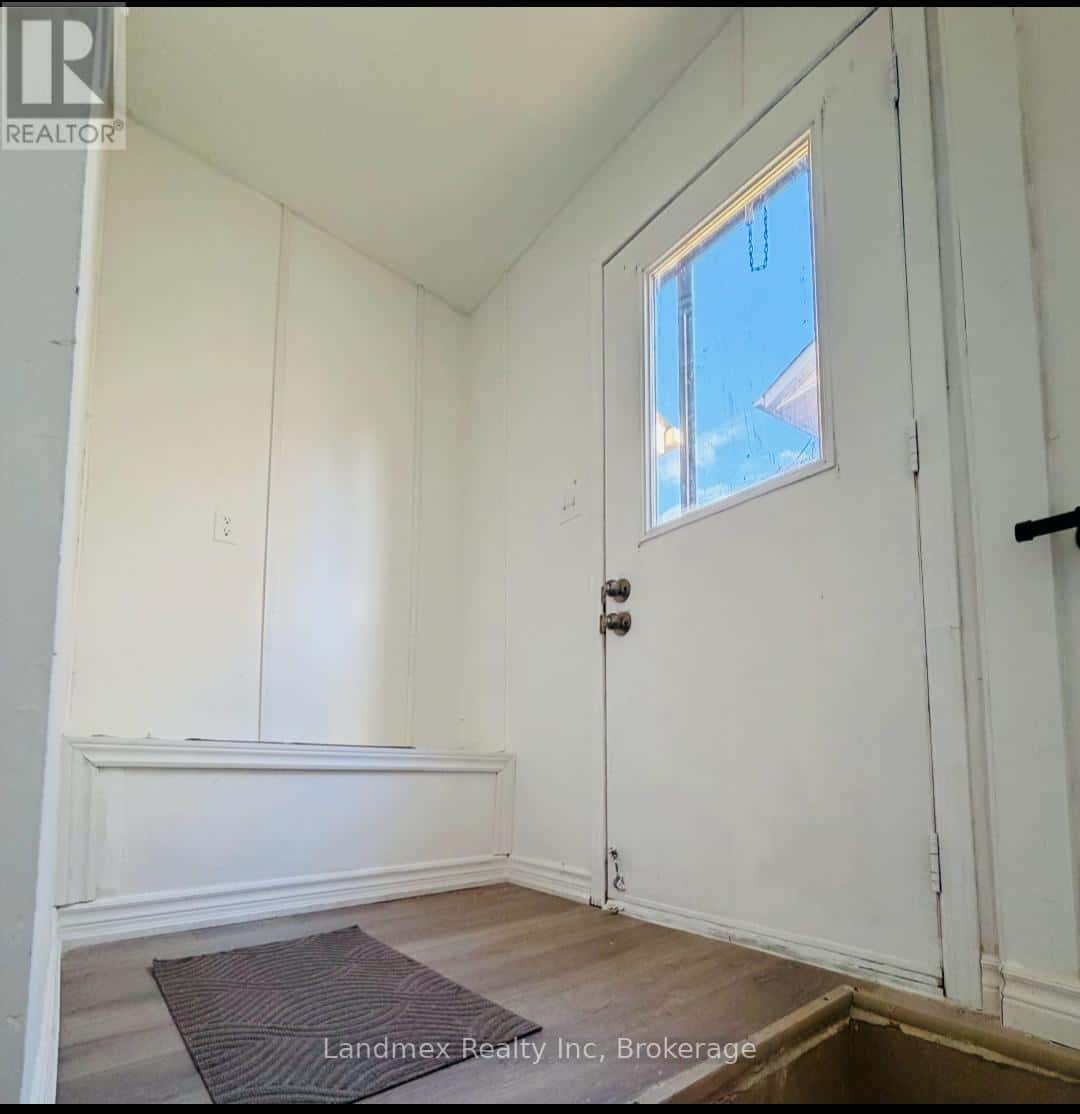 6636 EDENWOOD DRIVE — Mississauga (Meadowvale), Ontario - Photo 2 of 11