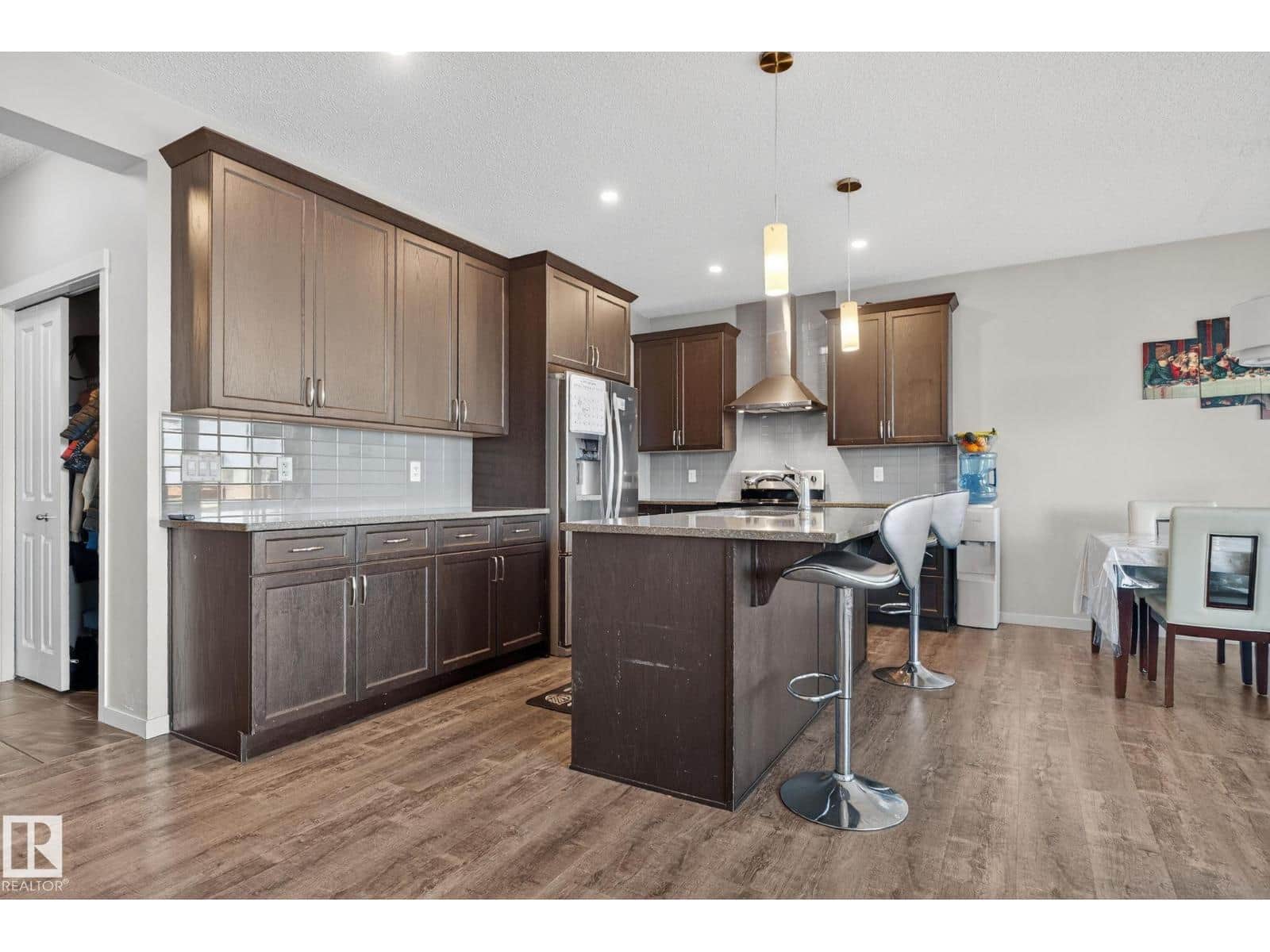 2031 51 ST SW - Photo 5 of 40, Edmonton, Alberta