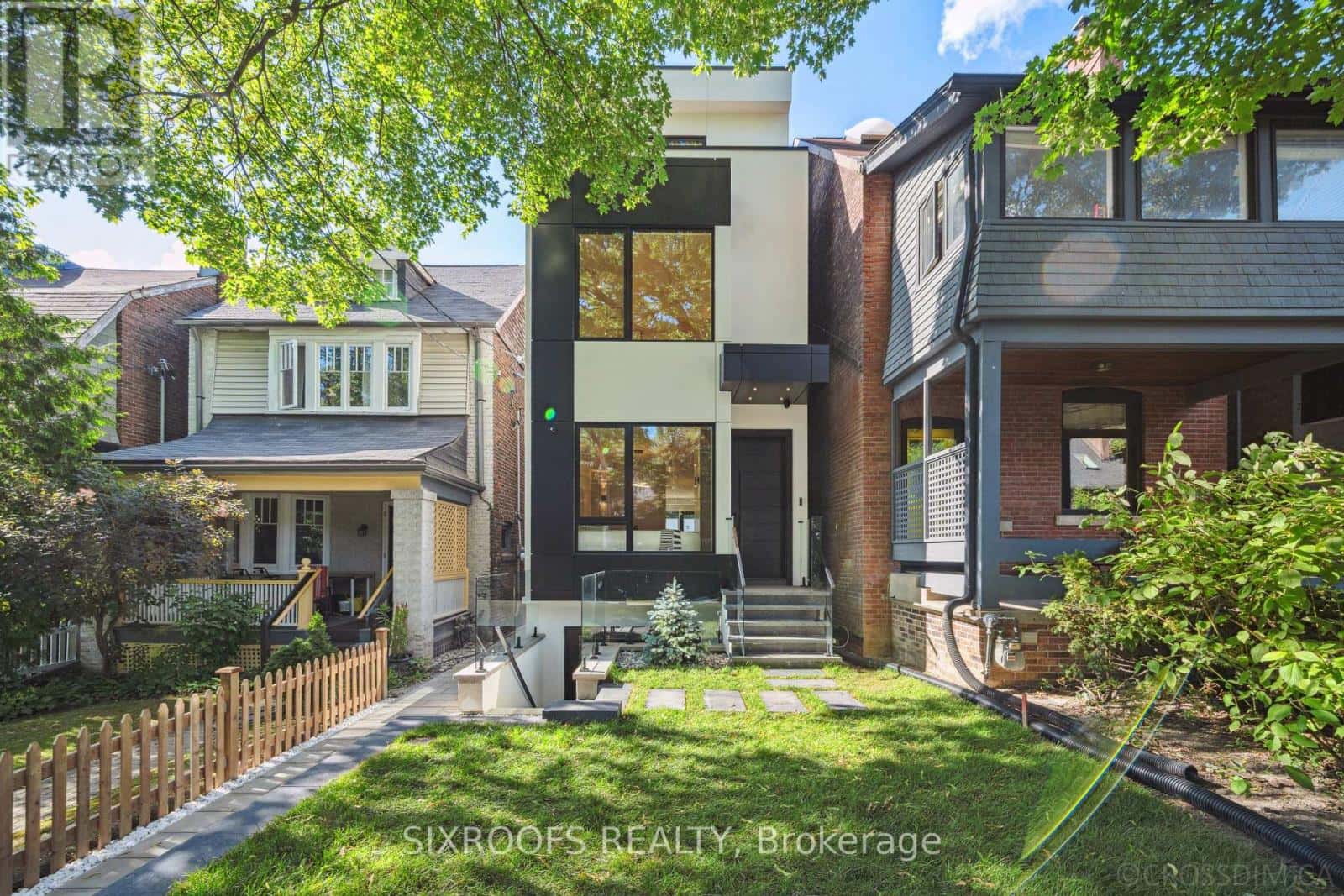 44A ALCINA AVENUE — Toronto (Wychwood), Ontario - Photo 2 of 47