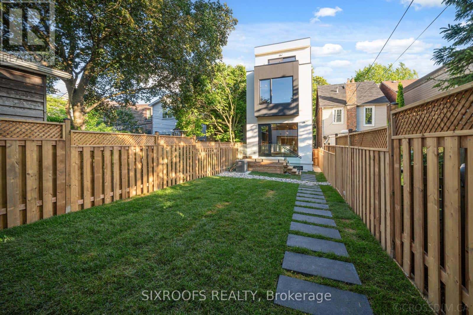 44A ALCINA AVENUE — Toronto (Wychwood), Ontario - Photo 5 of 47