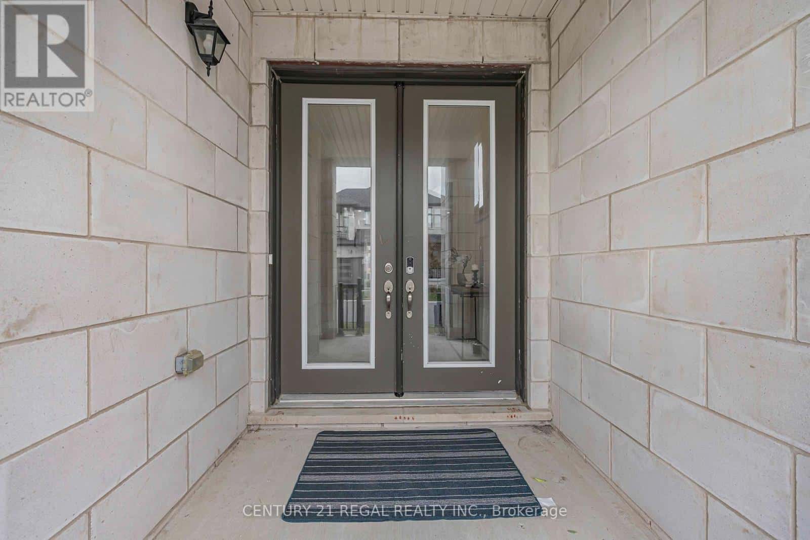 15 BALLANVIEW COURT — Whitchurch-Stouffville (Ballantrae), Ontario - Photo 5 of 48