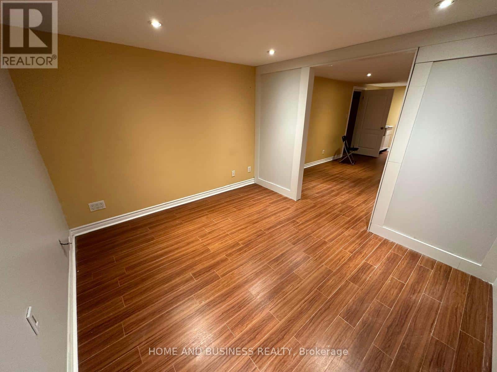 22 DUNCANNON CRESCENT — Brampton (Southgate), Ontario - Photo 3 of 30