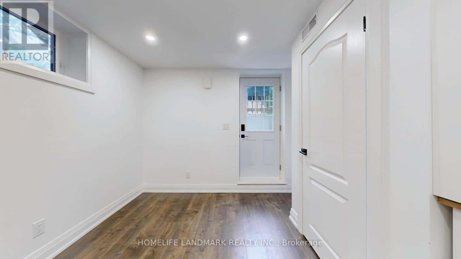 UNIT 2 - 1661 MOUNT ALBERT ROAD — East Gwillimbury (Sharon), Ontario - Photo 3 of 12