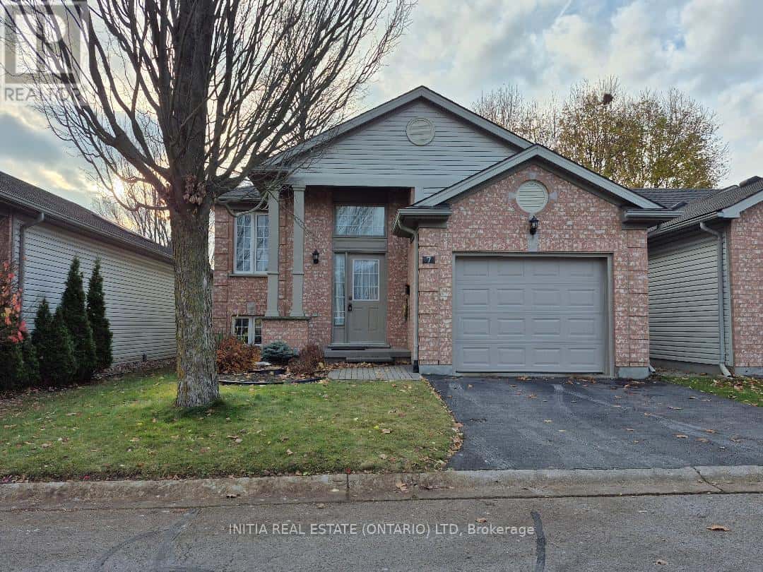 7 - 145 NORTH CENTRE ROAD — London North (North B), Ontario - Photo 3 of 17