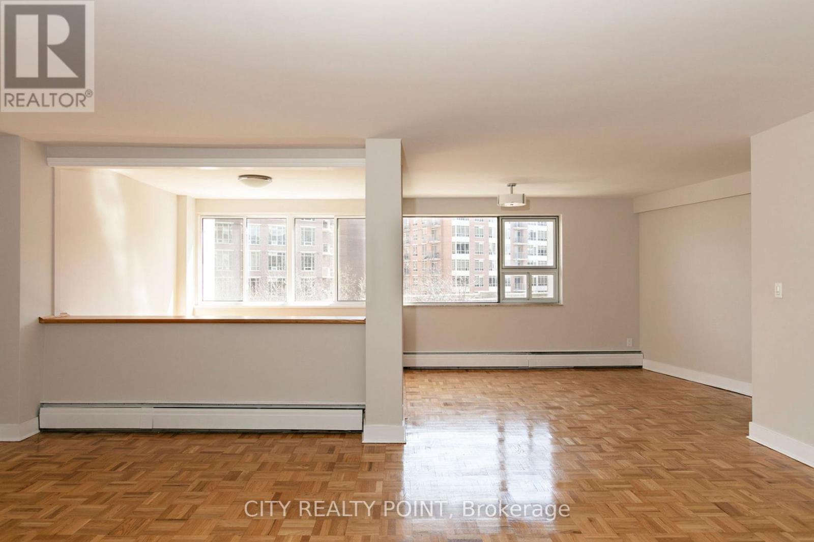 303 - 9 DEER PARK CRESCENT — Toronto (Yonge-St. Clair), Ontario - Main photo