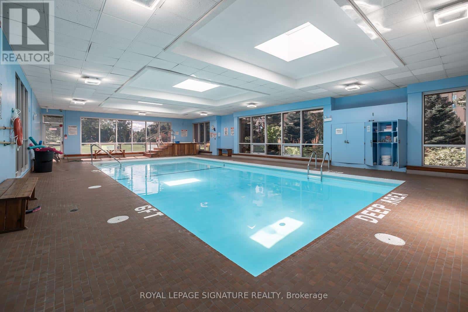 706 - 820 BURNHAMTHORPE ROAD — Toronto (Markland Wood), Ontario - Photo 3 of 17