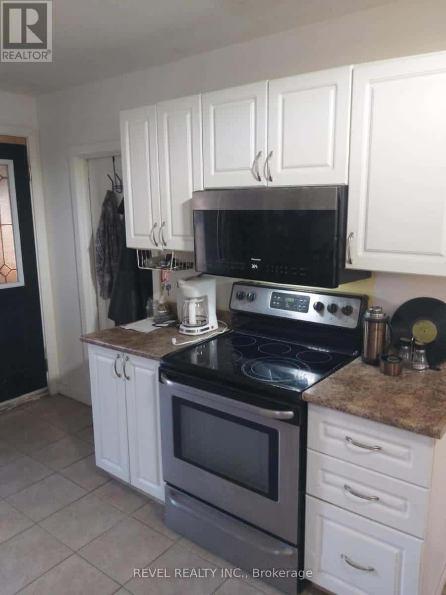 82 CAMBRIDGE AVENUE — Hamilton (Crown Point), Ontario - Photo 2 of 15