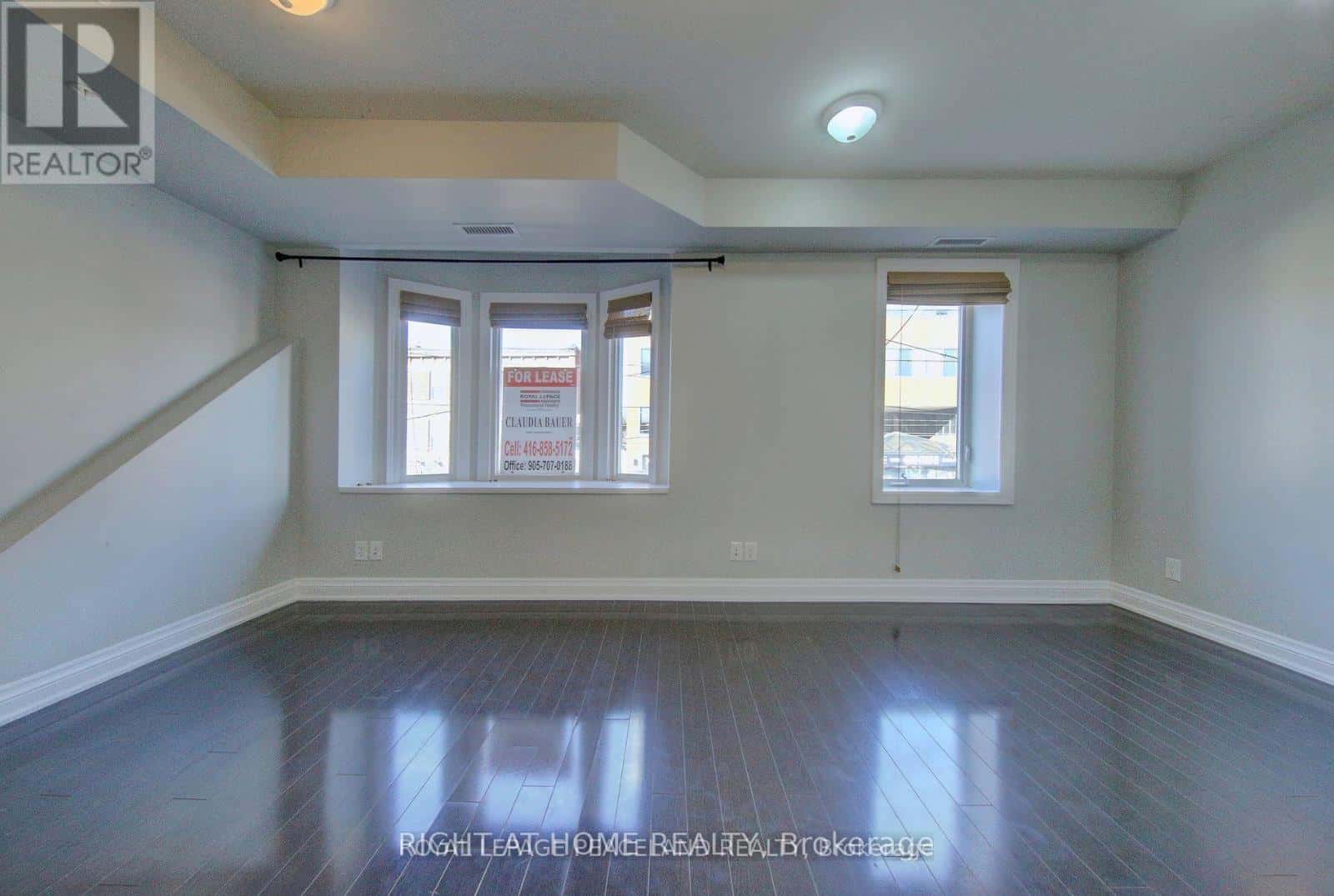 201 - 623 COLLEGE STREET — Toronto (Palmerston-Little Italy), Ontario - Photo 4 of 10