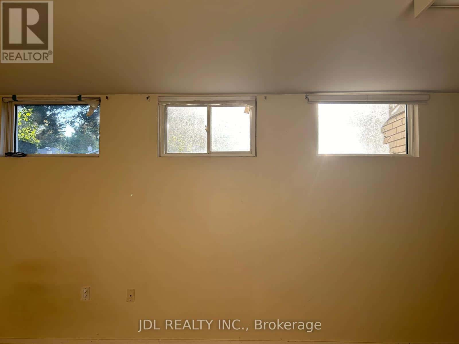 SUITE AA - 23 PINEWAY BLVD BOULEVARD N — Toronto (Bayview Woods-Steeles), Ontario - Photo 5 of 8