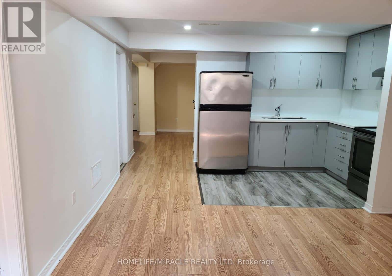 36 LEGEND LANE — Brampton (Fletcher's Creek Village), Ontario - Photo 3 of 21